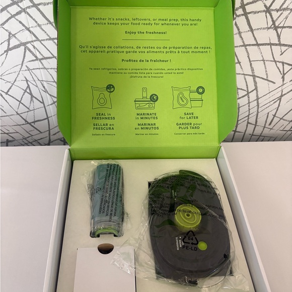 FoodSaver Mini Vacuum Sealer - Gray - Picture 4 of 5